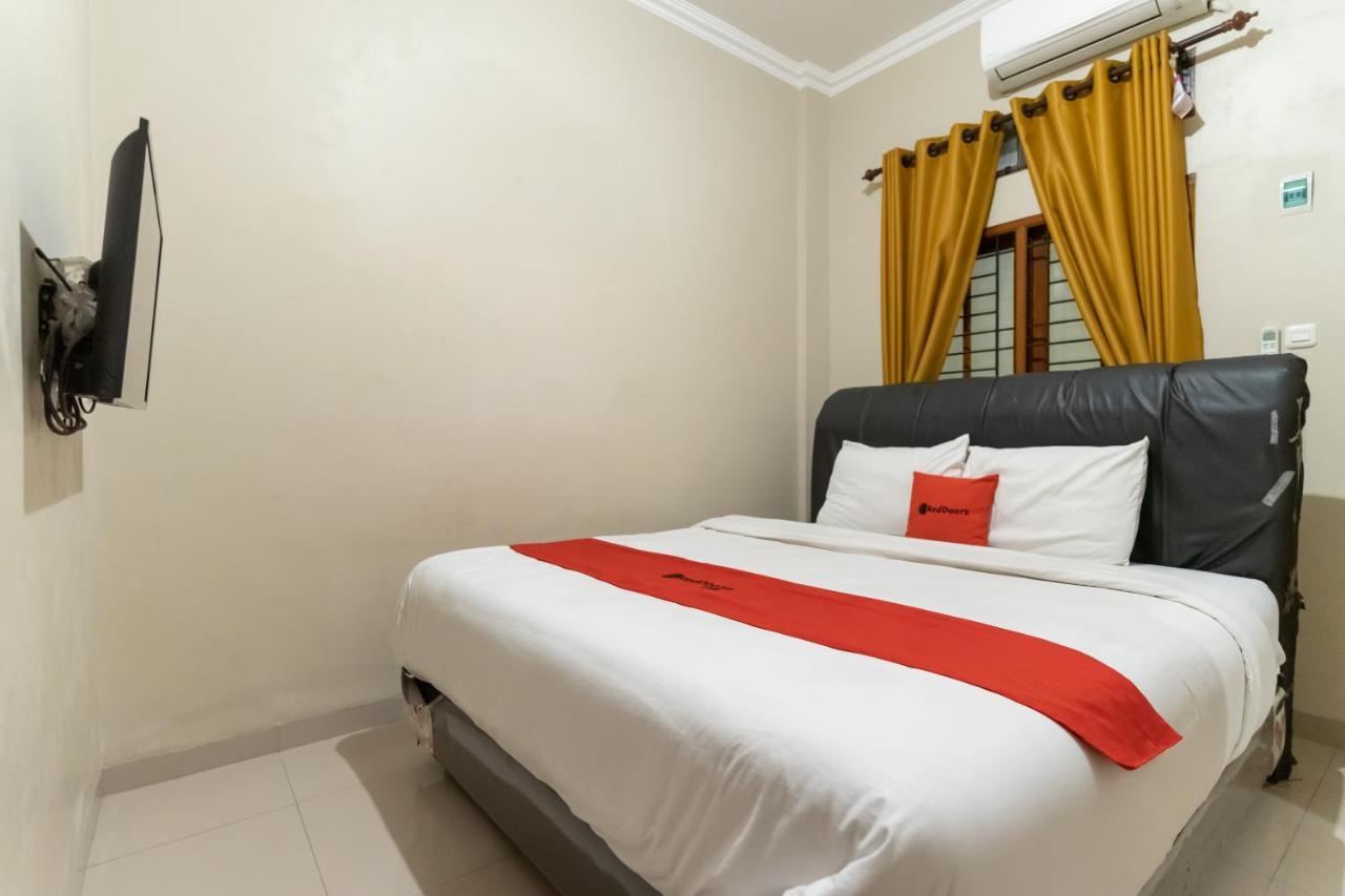 Reddoorz At Joyce Guest House מדאן מראה חיצוני תמונה