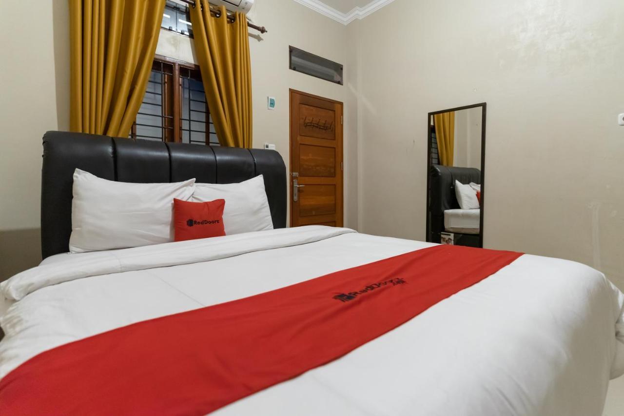 Reddoorz At Joyce Guest House מדאן מראה חיצוני תמונה
