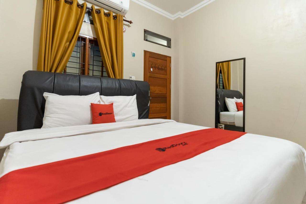 Reddoorz At Joyce Guest House מדאן מראה חיצוני תמונה