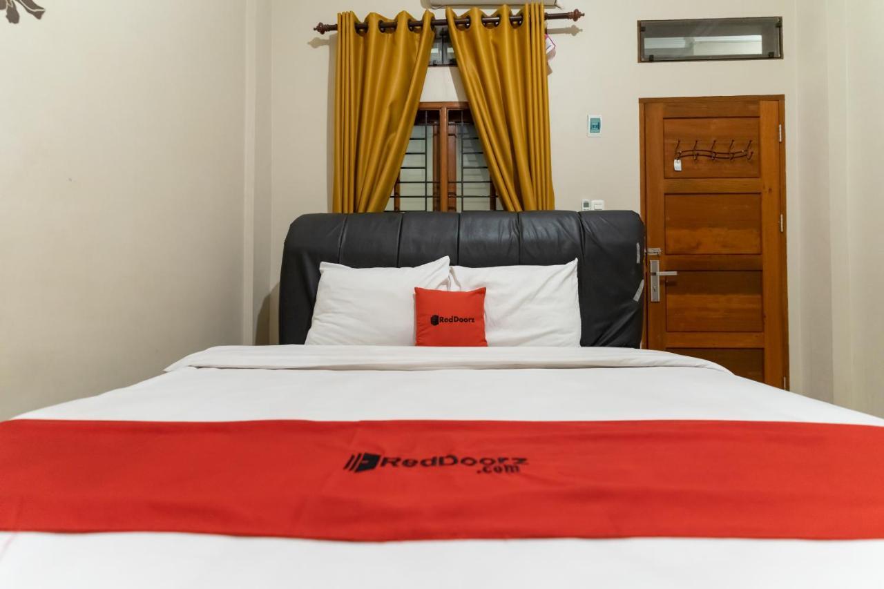 Reddoorz At Joyce Guest House מדאן מראה חיצוני תמונה