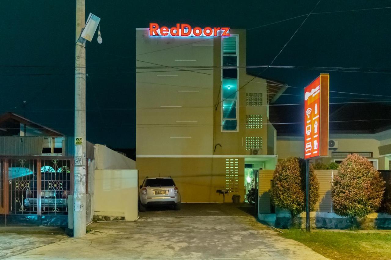 Reddoorz At Joyce Guest House מדאן מראה חיצוני תמונה