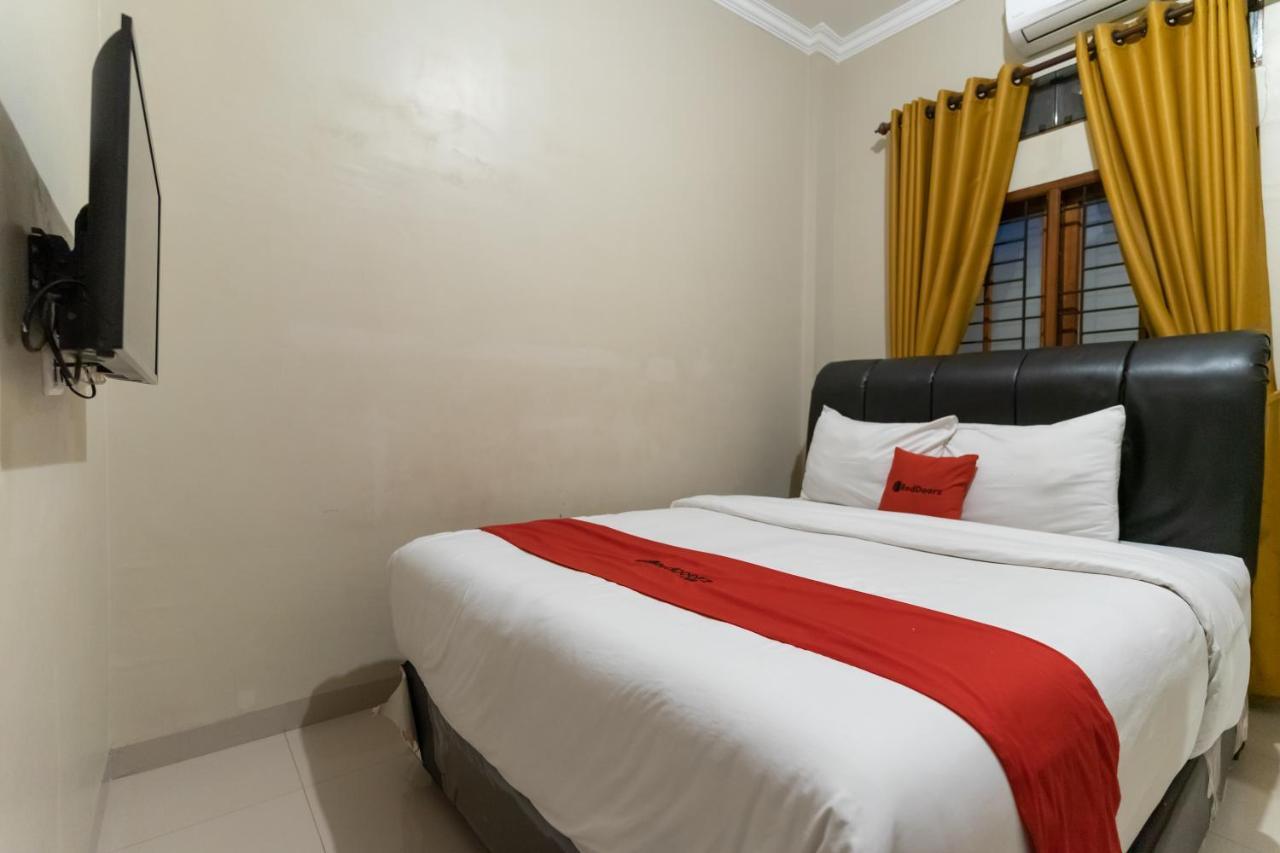 Reddoorz At Joyce Guest House מדאן מראה חיצוני תמונה