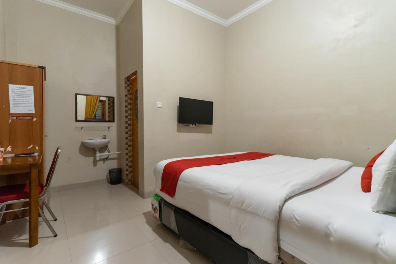 Reddoorz At Joyce Guest House מדאן מראה חיצוני תמונה