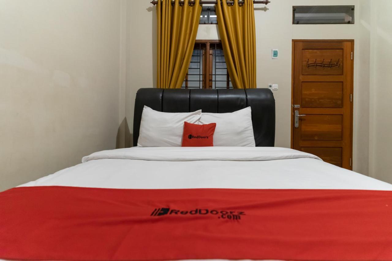 Reddoorz At Joyce Guest House מדאן מראה חיצוני תמונה