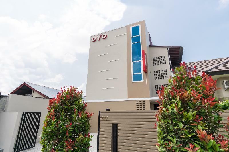 Reddoorz At Joyce Guest House מדאן מראה חיצוני תמונה