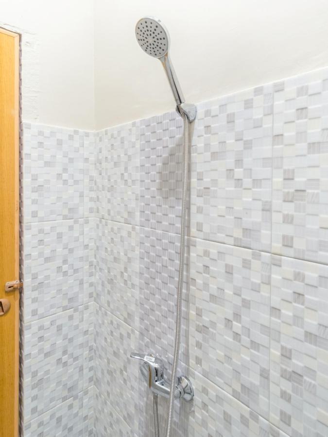 Reddoorz At Joyce Guest House מדאן מראה חיצוני תמונה